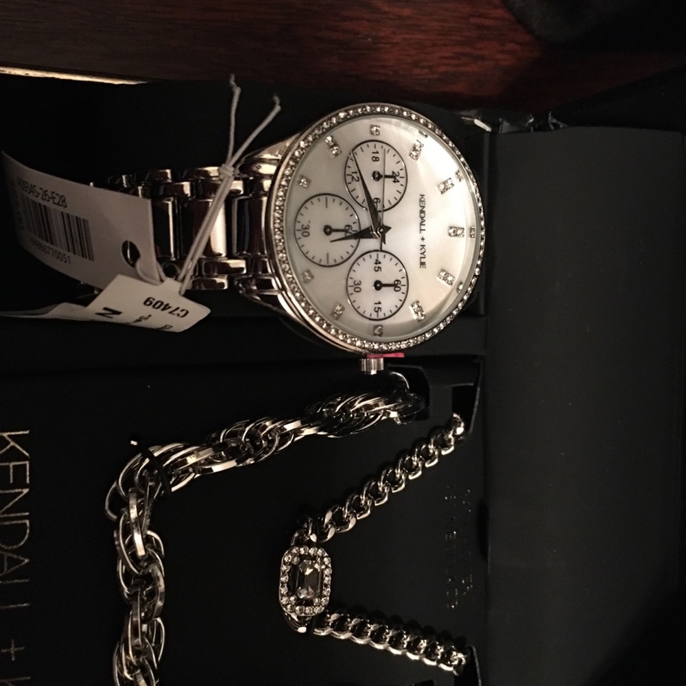 Brand new Kendal and Kylie watch set